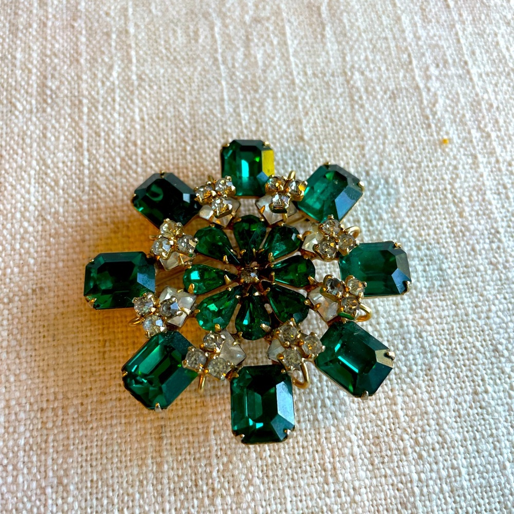 Vintage gemstone pin